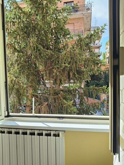 Delightful Rome apartment -Vatican 9' from the Battistini metro