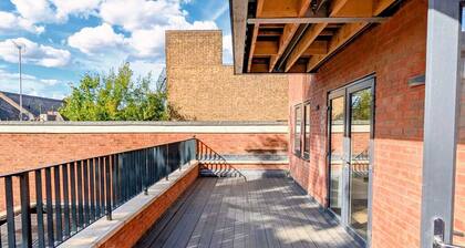 Elegant 2 bed flat with balcony in London