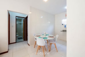 Basic Apartment | Dining