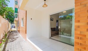 Basic Apartment | Exterior detail