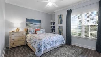 2 bedrooms, desk, iron/ironing board, WiFi
