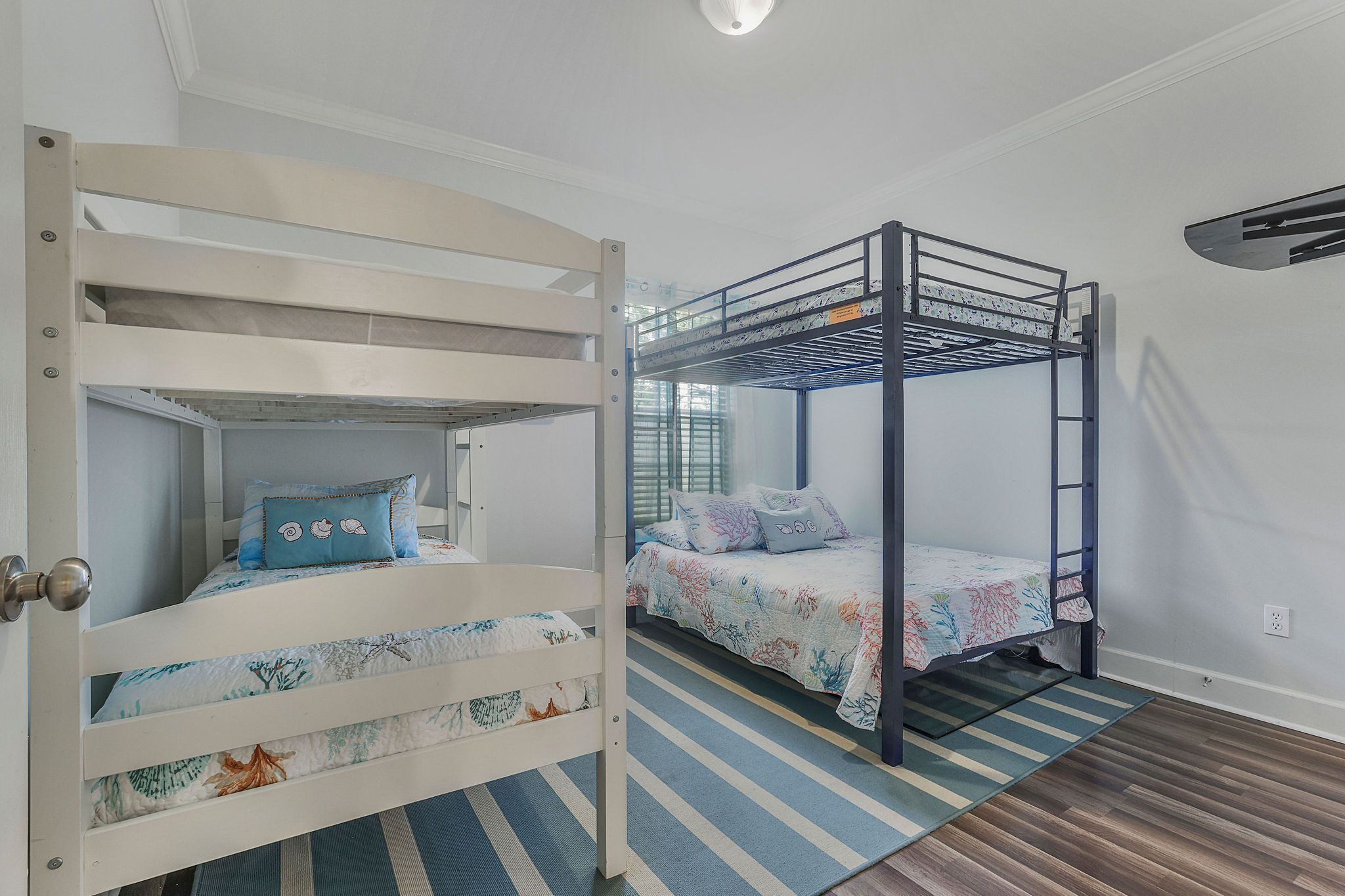 2 Schlafzimmer, Schreibtisch, Bügeleisen/Bügelbrett, WLAN