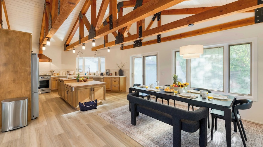 Hot Tub, Sauna & Red Rock Views Near Sedona Trails Sedona Serenity Retreat by Avantstay