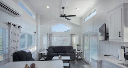 Tiny Home with AC in charming Hamilton cabin 15