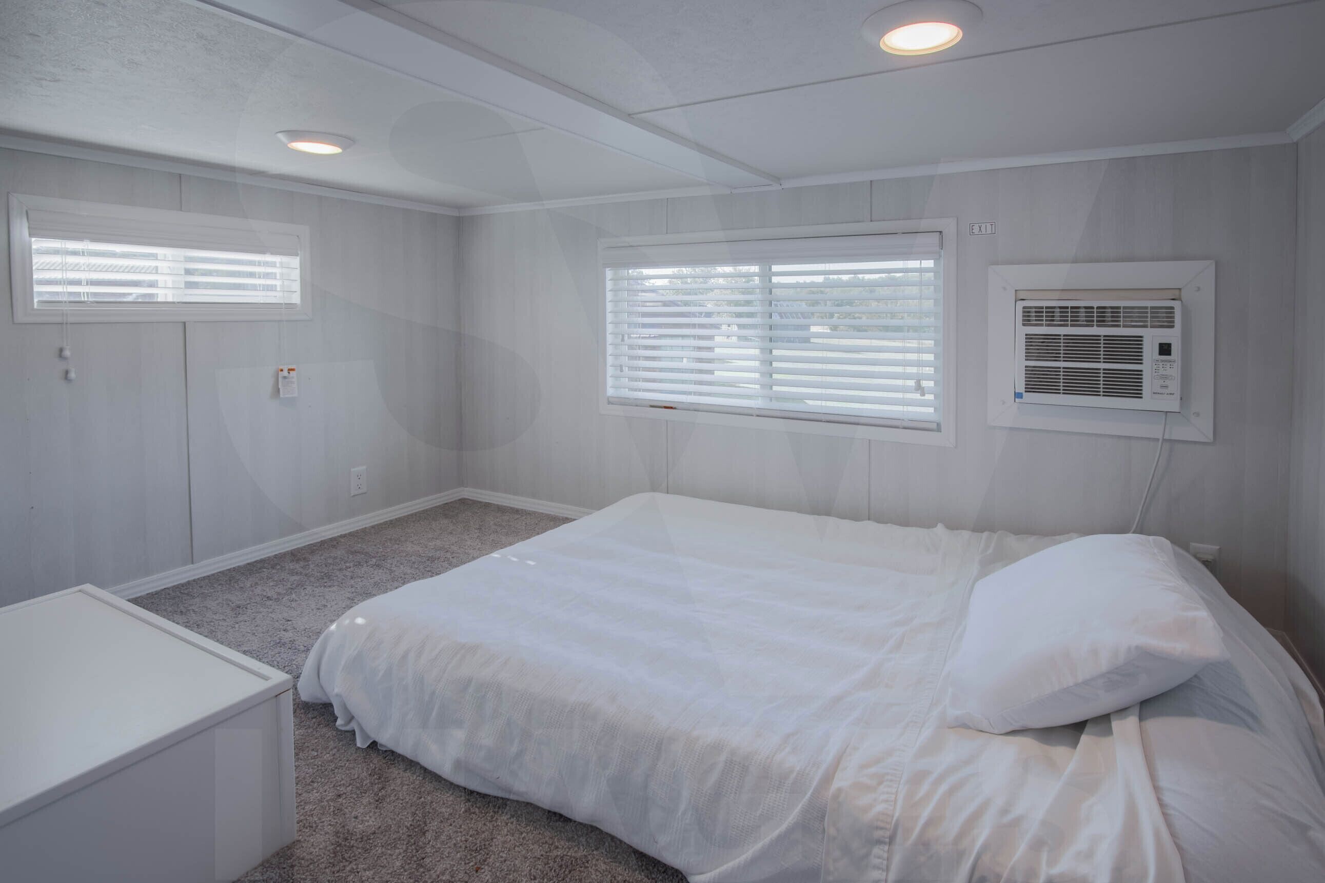 1 bedroom, internet, bed sheets