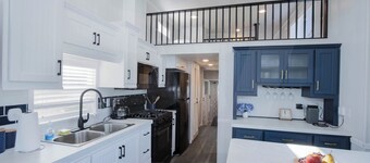 Tiny Home with AC in charming Hamilton cabin 15