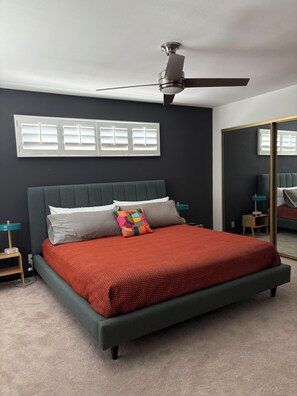 2 bedrooms, desk, iron/ironing board, WiFi
