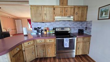 Micro-ondes, four, plaque de cuisson, lave-vaisselle