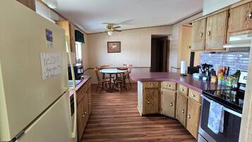 Micro-ondes, four, plaque de cuisson, lave-vaisselle