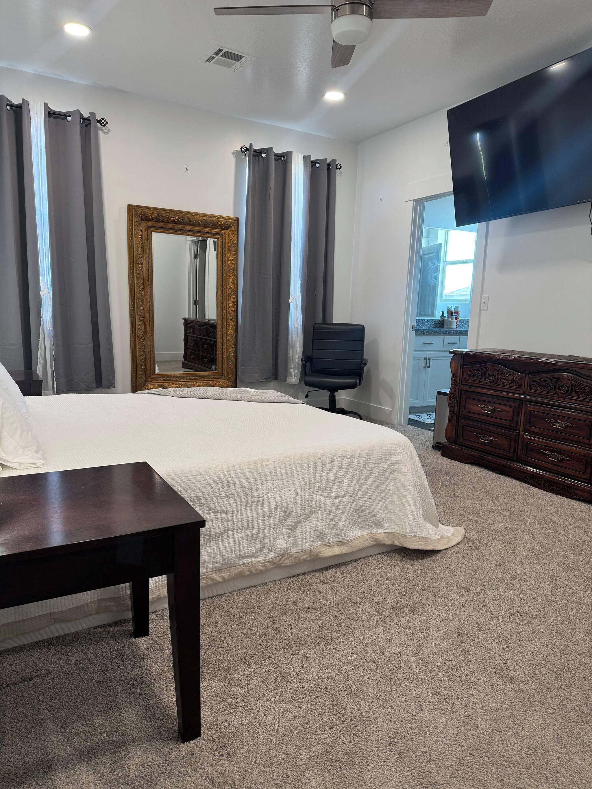 4 chambres, fer et planche à repasser, Wi-Fi gratuit, draps fournis