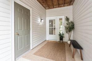 Interior - Executive North Raleigh Oasis - Premium 2BR (Raleigh)