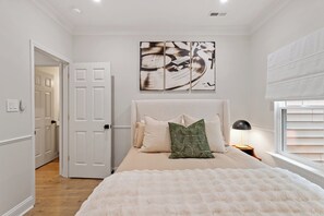 2 bedrooms, desk, iron/ironing board, free WiFi