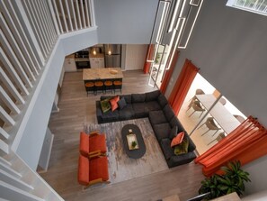 Living area - Six Bed Pool Villa In Resort -close To Disney! 6 Bedroom Villa (Davenport)