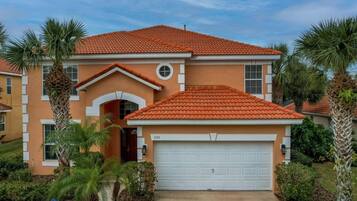 Villa, 6 Bedrooms | Exterior