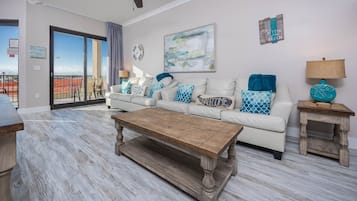 Condo, 1 Bedroom | Living area