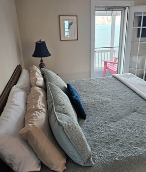 3 室のベッドルーム、アイロン / アイロン台、WiFi (無料)、ベッドシーツ