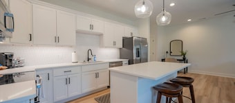 Brand-New 3BR Townhome | KING BED | Great Location