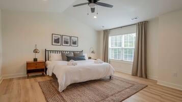 3 bedrooms, desk, iron/ironing board, WiFi