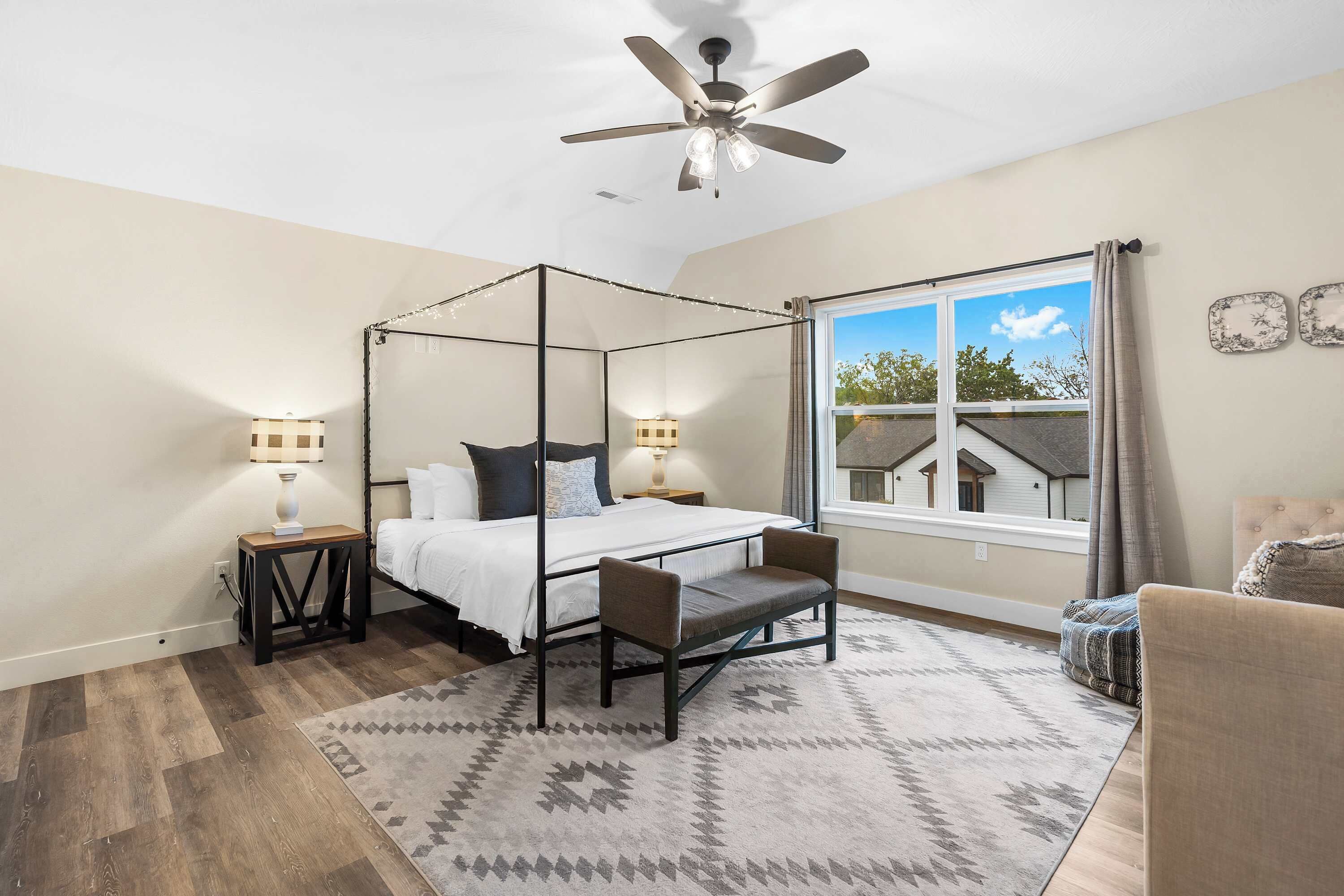 獨棟房屋, 多張床, 熱水浴缸, 花園景觀 (Pineapple Bungalow) | 4 間臥室、獨特裝潢、布置獨特、床單