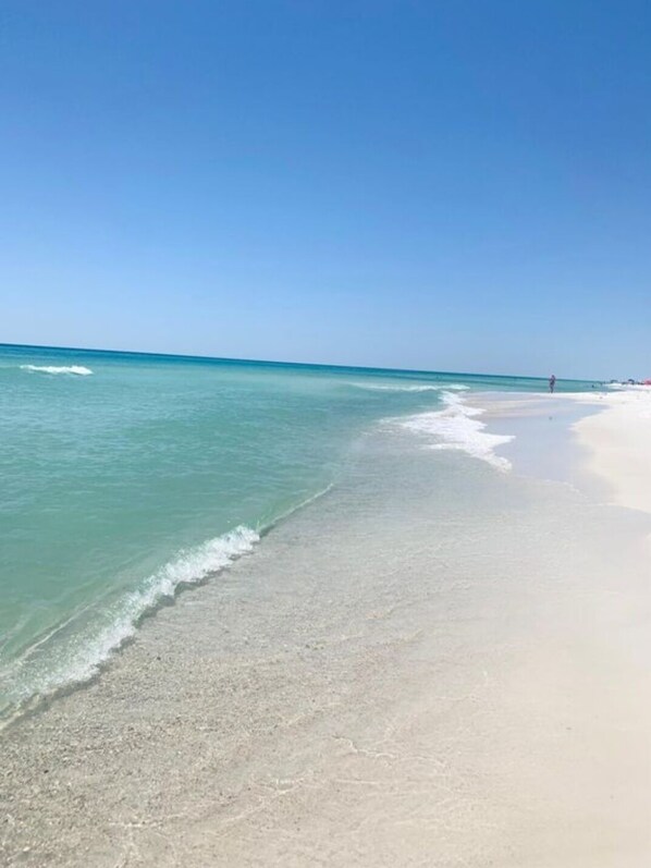 Beach nearby, sun-loungers, beach towels - Lux Beach Access Min to Hospital Hot Tub (Panama City)