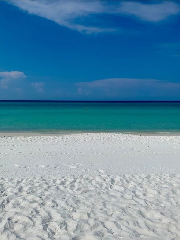 Beach nearby, sun-loungers, beach towels