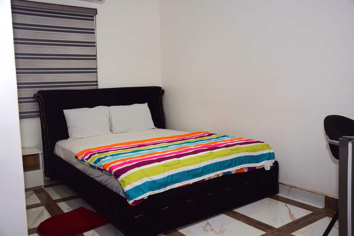 Quarto standard, vista para a colina | Escrivaninha, espaço de trabalho para notebook, Wi-Fi de cortesia