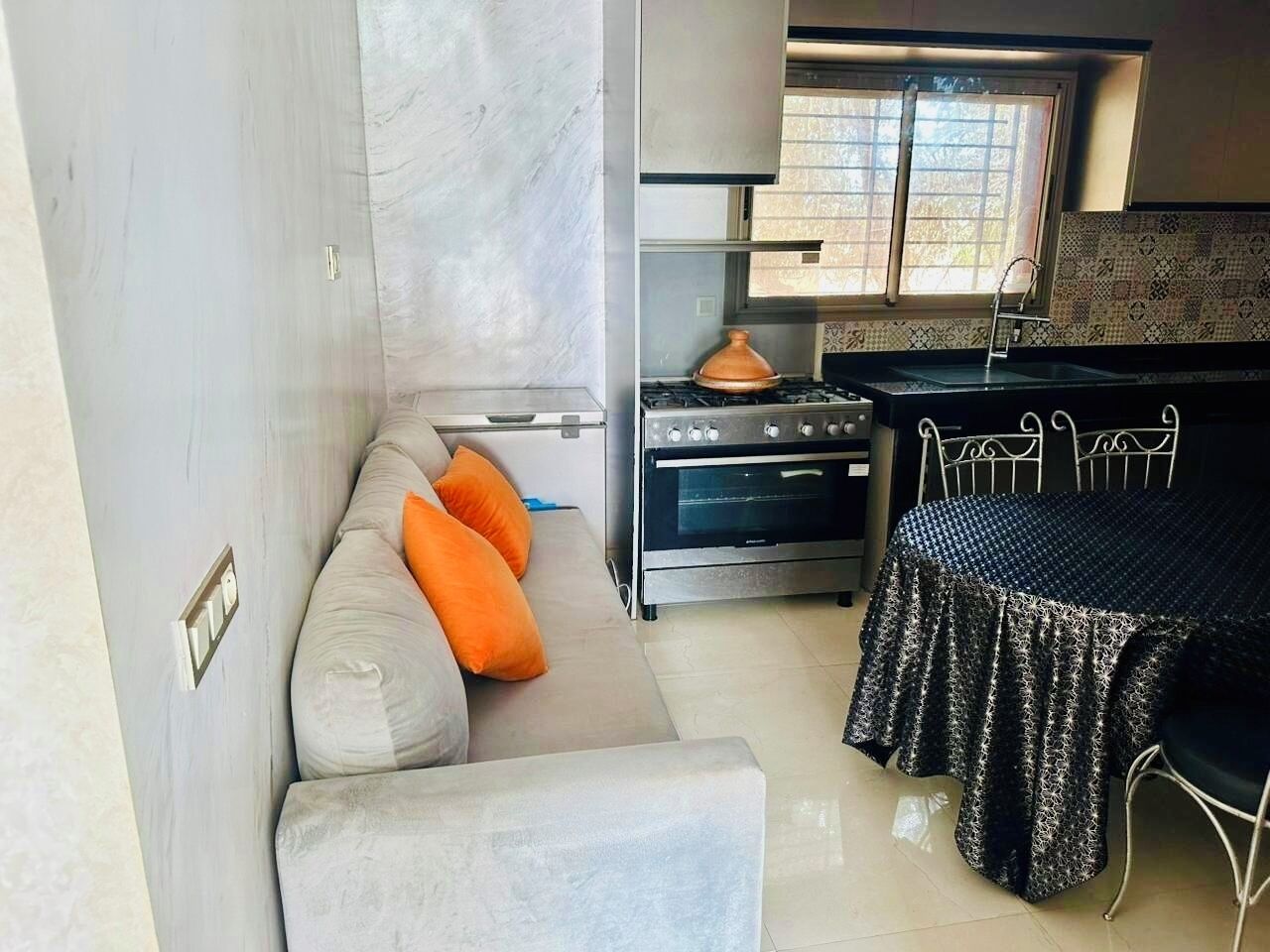 المنشأة من الداخل