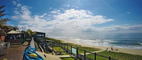Am Strand, weißer Sandstrand
