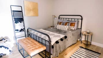 Leilighet, 1 kingsize-seng med sovesofa, terrasse, utsikt mot golfbane (Suite Dreams) | 1 soverom, individuelt dekorert, individuelt innredet og sengetøy
