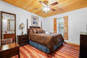 7 bedrooms, iron/ironing board, WiFi, bed sheets