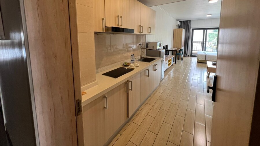 4220 and 4104 Phoenix Studios