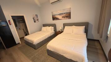 1 slaapkamer, een strijkplank/strijkijzer, wifi, beddengoed