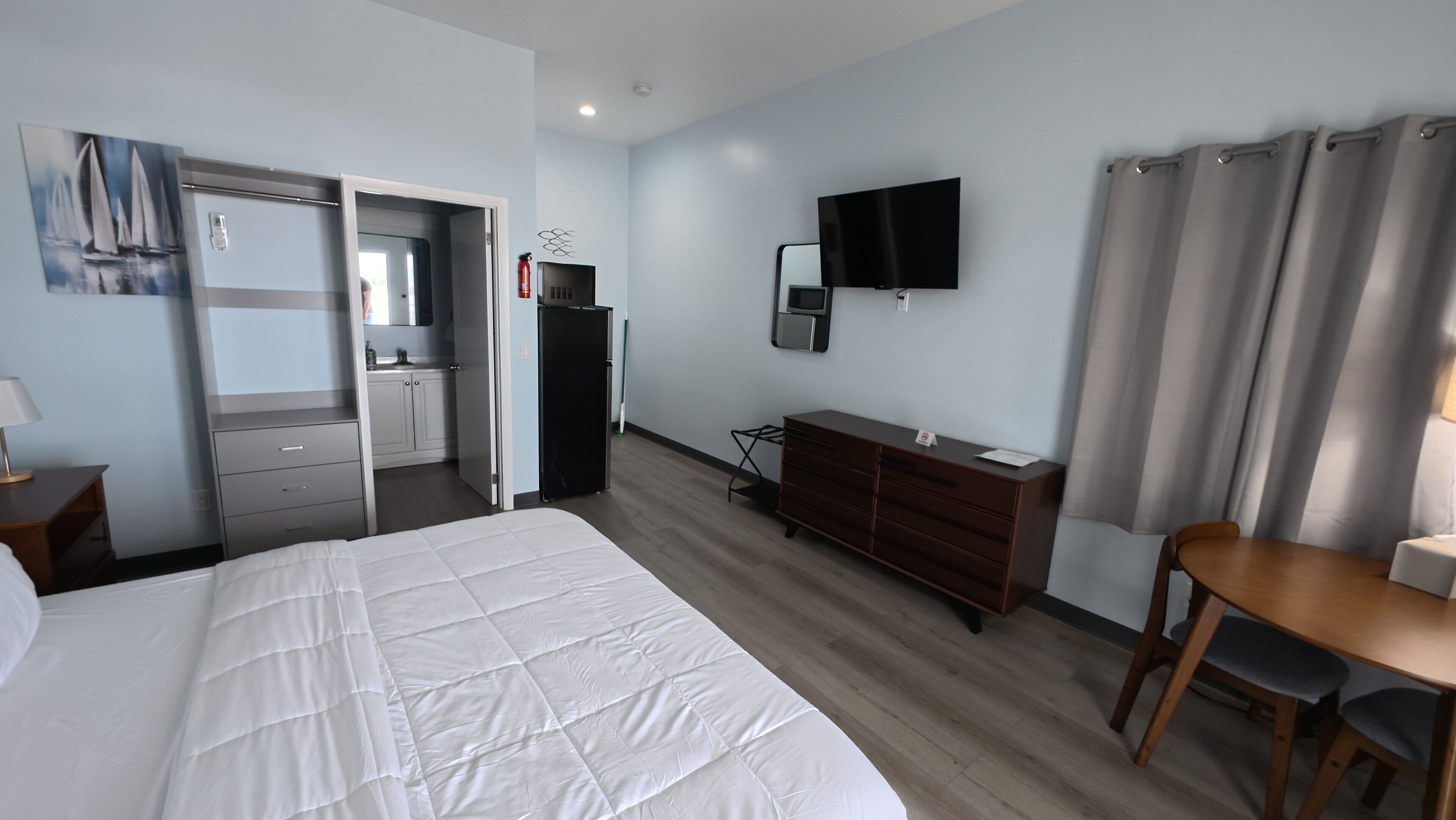 1 slaapkamer, een strijkplank/strijkijzer, wifi, beddengoed