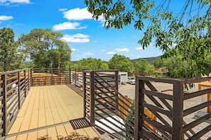 Suíte luxo, vista para a montanha | Terraço/pátio