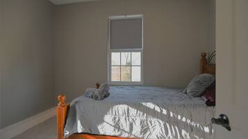 3 bedrooms, WiFi, bed sheets