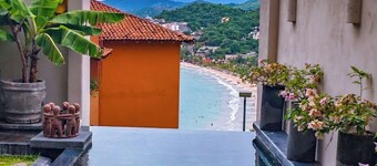 PISCIS CONDO
Dawn overlooking the most beautiful bay in Mexico.