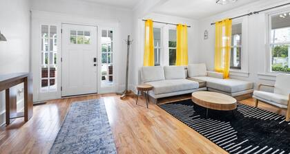 4BD/fenced backyard/Close to Duke