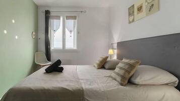 4 chambres, fer et planche à repasser, lit parapluie, Wi-Fi gratuit