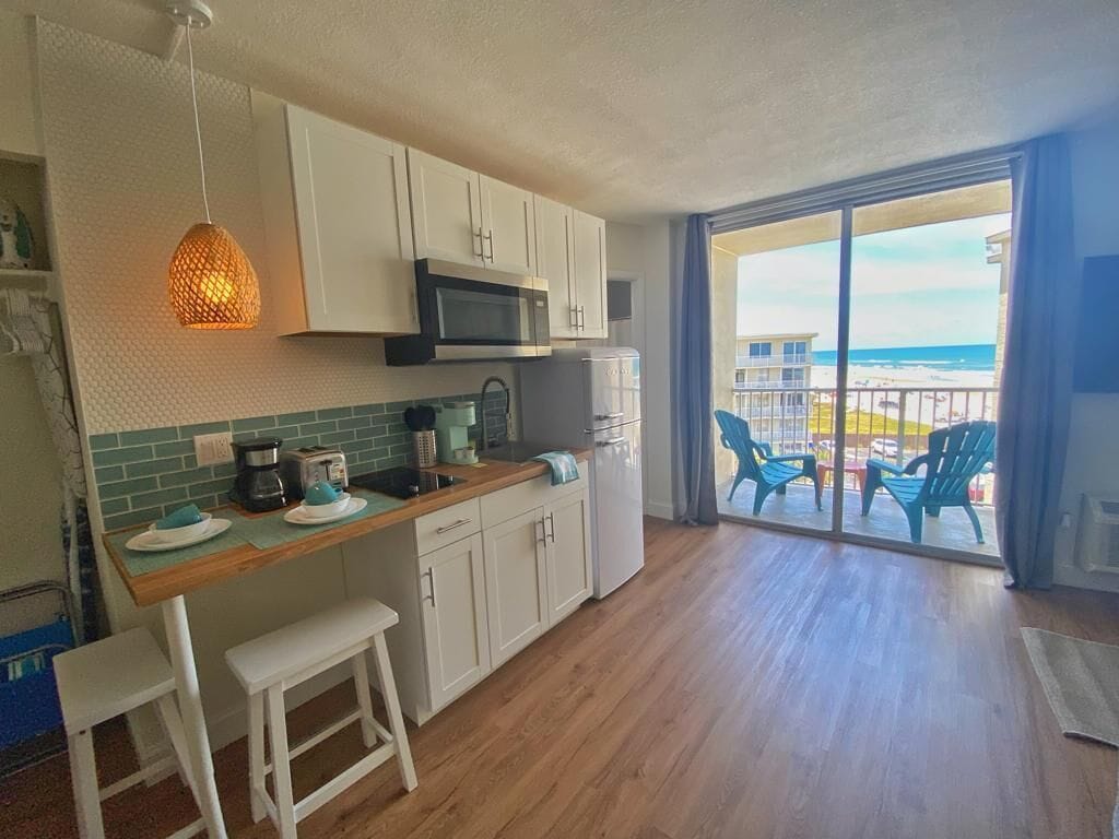 Fridge, microwave, stovetop, toaster