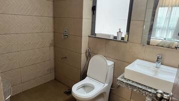 Serviettes fournies, savon