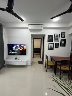 Interior - Charming 1BHK apartment in welcoming Thane with AC (Thane)