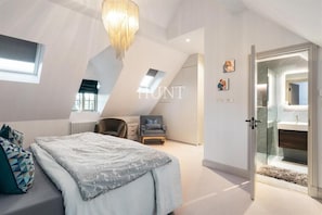2 habitaciones, escritorio, tabla de planchar con plancha y wifi gratis