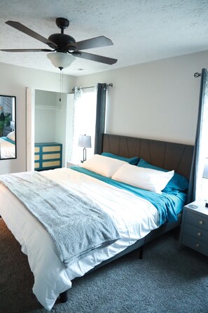 2 slaapkamers, een strijkplank/strijkijzer, wifi, beddengoed