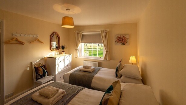 4 bedrooms, iron/ironing board, travel crib, WiFi (free)