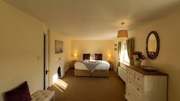 4 bedrooms, iron/ironing board, travel crib, free WiFi