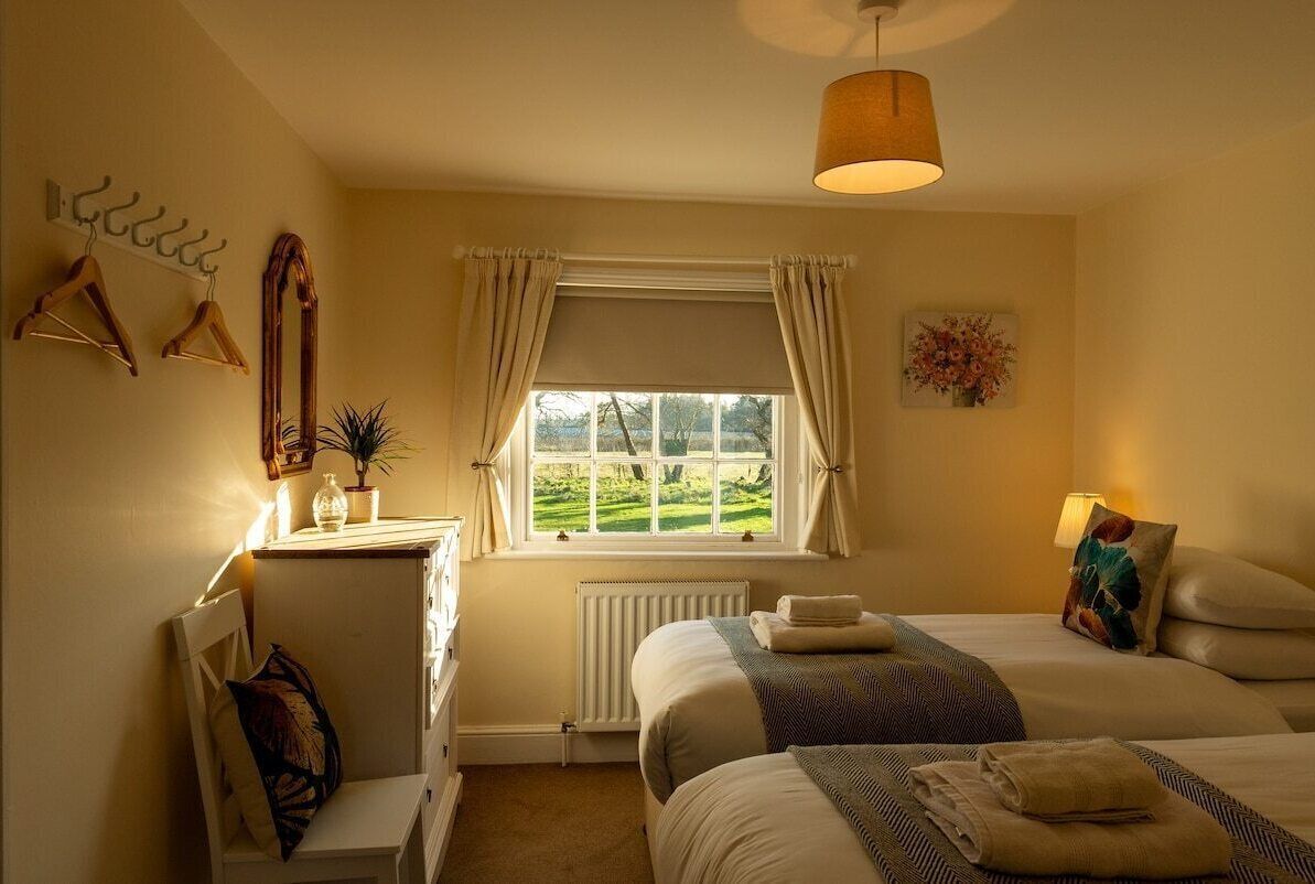 4 bedrooms, iron/ironing board, travel crib, WiFi (free)
