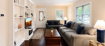 Spacious Brick Home - Sleeps 8 - Near Downtown