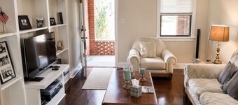 Spacious Brick Home - Sleeps 8 - Near Downtown