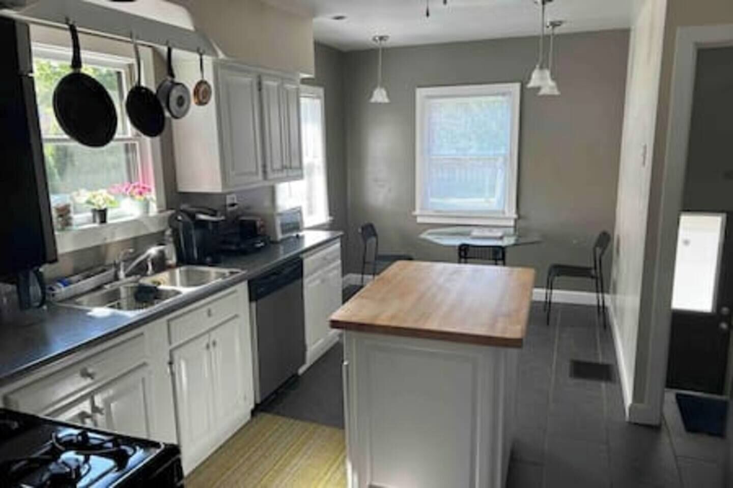 Refrigerador, microondas, horno y lavavajillas 