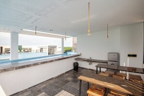 تناول الطعام بالخارج